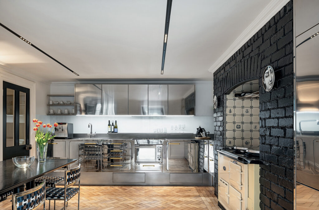 Industrial-Style Kitchens: Where Tradition and Innovation Blend