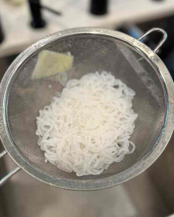STIR FRY SHIRATAKI NOODLES